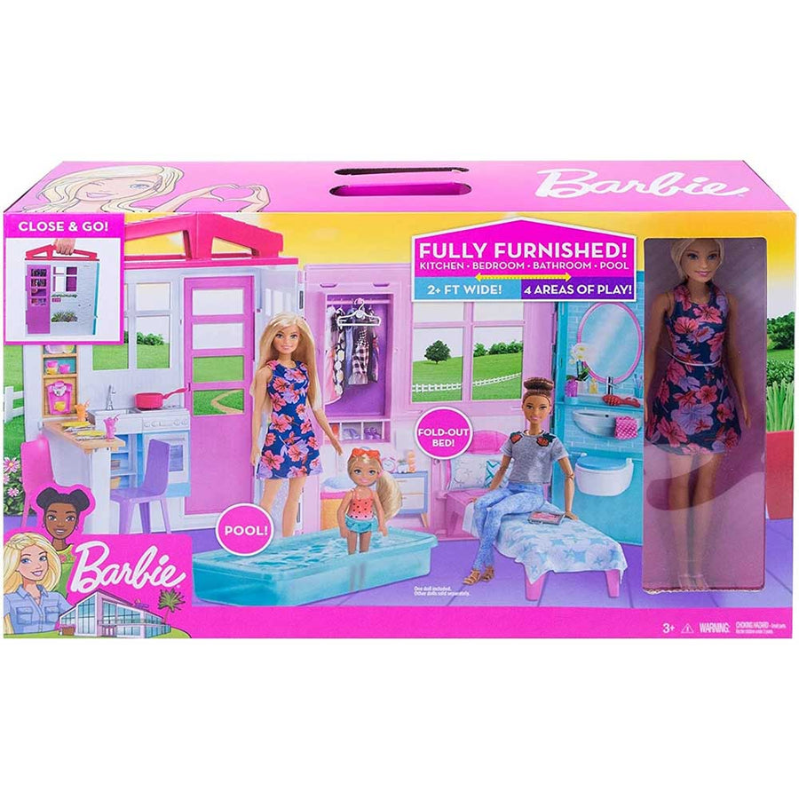 Muñeca Barbie en su espaciosa casa de tres pisos